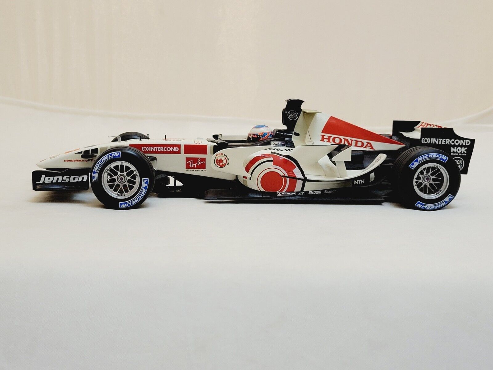 1/18 Minichamps Honda Racing F1 RA106 Jenson Button 2006 -